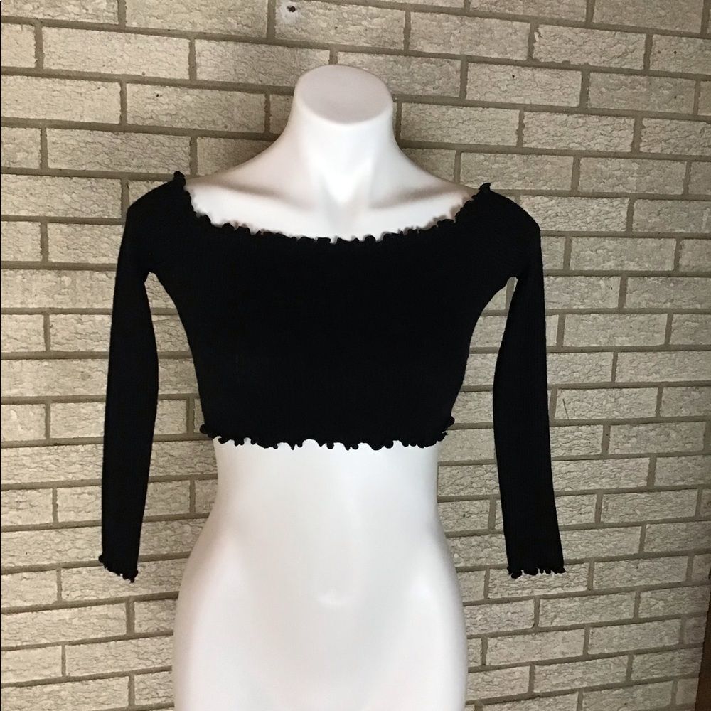 Better Be black cropped ribbed top size medium.